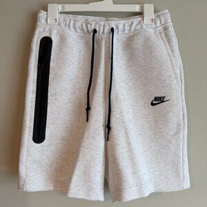 Nike FB8171-051 Mens Small Sportswear Tech Fleece Shorts White